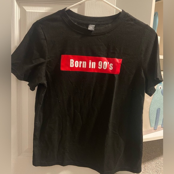 Graphic Tee “Born in the 90s” - Picture 2 of 4